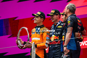 21/04/2024 - Podium: NORRIS Lando (gbr), McLaren F1 Team MCL38, VERSTAPPEN Max (ned), Red Bull Racing RB20, PEREZ Sergio (mex), Red Bull Racing RB20, MONAGHAN Paul, Chief Engineer & Car Engineering of Red Bull Racing, portrait during the Formula 1 Lenovo Chinese Grand Prix 2024, 5th round of the 2024 Formula One World Championship from April 19 to 21, 2024 on the Shanghai International Circuit, in Shanghai, China - F1 - CHINESE GRAND PRIX 2024 - FORMULA 1 - MOTORI