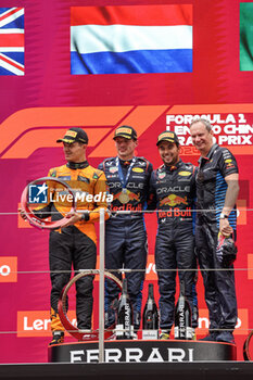 2024-04-21 - NORRIS Lando (gbr), McLaren F1 Team MCL38, portrait, VERSTAPPEN Max (ned), Red Bull Racing RB20, portrait, PEREZ Sergio (mex), Red Bull Racing RB20, portraitN MONAGHAN Paul, Chief Engineer & Car Engineering of Red Bull Racing, portrait podium during the Formula 1 Lenovo Chinese Grand Prix 2024, 5th round of the 2024 Formula One World Championship from April 19 to 21, 2024 on the Shanghai International Circuit, in Shanghai, China - F1 - CHINESE GRAND PRIX 2024 - FORMULA 1 - MOTORS