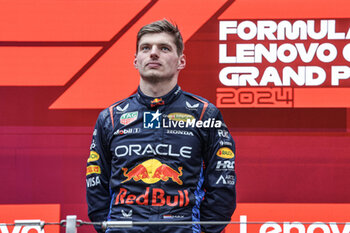 21/04/2024 - VERSTAPPEN Max (ned), Red Bull Racing RB20, portrait podium during the Formula 1 Lenovo Chinese Grand Prix 2024, 5th round of the 2024 Formula One World Championship from April 19 to 21, 2024 on the Shanghai International Circuit, in Shanghai, China - F1 - CHINESE GRAND PRIX 2024 - FORMULA 1 - MOTORI