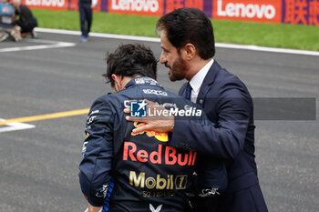 21/04/2024 - BEN SULAYEM Mohammed (uae), President of the FIA, portrait, PEREZ Sergio (mex), Red Bull Racing RB20, portrait during the Formula 1 Lenovo Chinese Grand Prix 2024, 5th round of the 2024 Formula One World Championship from April 19 to 21, 2024 on the Shanghai International Circuit, in Shanghai, China - F1 - CHINESE GRAND PRIX 2024 - FORMULA 1 - MOTORI