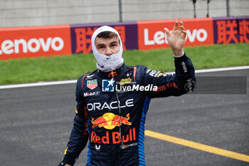 21/04/2024 - PEREZ Sergio (mex), Red Bull Racing RB20, portrait during the Formula 1 Lenovo Chinese Grand Prix 2024, 5th round of the 2024 Formula One World Championship from April 19 to 21, 2024 on the Shanghai International Circuit, in Shanghai, China - F1 - CHINESE GRAND PRIX 2024 - FORMULA 1 - MOTORI