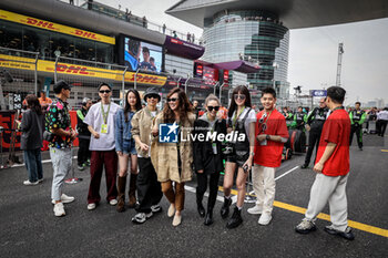 21/04/2024 - ZHOU Guanyu family portrait during the Formula 1 Lenovo Chinese Grand Prix 2024, 5th round of the 2024 Formula One World Championship from April 19 to 21, 2024 on the Shanghai International Circuit, in Shanghai, China - F1 - CHINESE GRAND PRIX 2024 - FORMULA 1 - MOTORI