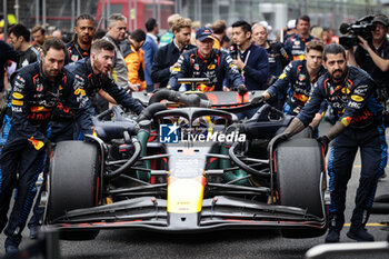 2024-04-21 - VERSTAPPEN Max (ned), Red Bull Racing RB20, portrait during the Formula 1 Lenovo Chinese Grand Prix 2024, 5th round of the 2024 Formula One World Championship from April 19 to 21, 2024 on the Shanghai International Circuit, in Shanghai, China - F1 - CHINESE GRAND PRIX 2024 - FORMULA 1 - MOTORS