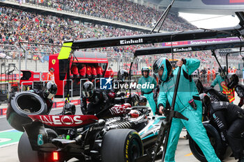 2024-04-21 - 63 RUSSELL George (gbr), Mercedes AMG F1 Team W15, action during the Formula 1 Lenovo Chinese Grand Prix 2024, 5th round of the 2024 Formula One World Championship from April 19 to 21, 2024 on the Shanghai International Circuit, in Shanghai, China - F1 - CHINESE GRAND PRIX 2024 - FORMULA 1 - MOTORS