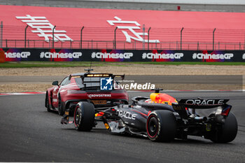 2024-04-21 - The FIA Mercedes-AMG GT Black Series Safety Car in action during the Formula 1 Lenovo Chinese Grand Prix 2024, 5th round of the 2024 Formula One World Championship from April 19 to 21, 2024 on the Shanghai International Circuit, in Shanghai, China - F1 - CHINESE GRAND PRIX 2024 - FORMULA 1 - MOTORS