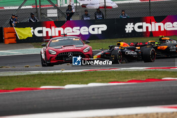2024-04-21 - The FIA Mercedes-AMG GT Black Series Safety Car in action during the Formula 1 Lenovo Chinese Grand Prix 2024, 5th round of the 2024 Formula One World Championship from April 19 to 21, 2024 on the Shanghai International Circuit, in Shanghai, China - F1 - CHINESE GRAND PRIX 2024 - FORMULA 1 - MOTORS
