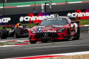 21/04/2024 - The FIA Mercedes-AMG GT Black Series Safety Car in action during the Formula 1 Lenovo Chinese Grand Prix 2024, 5th round of the 2024 Formula One World Championship from April 19 to 21, 2024 on the Shanghai International Circuit, in Shanghai, China - F1 - CHINESE GRAND PRIX 2024 - FORMULA 1 - MOTORI