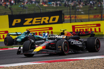2024-04-21 - 11 PEREZ Sergio (mex), Red Bull Racing RB20, action during the Formula 1 Lenovo Chinese Grand Prix 2024, 5th round of the 2024 Formula One World Championship from April 19 to 21, 2024 on the Shanghai International Circuit, in Shanghai, China - F1 - CHINESE GRAND PRIX 2024 - FORMULA 1 - MOTORS