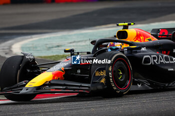 2024-04-21 - 11 PEREZ Sergio (mex), Red Bull Racing RB20, action during the Formula 1 Lenovo Chinese Grand Prix 2024, 5th round of the 2024 Formula One World Championship from April 19 to 21, 2024 on the Shanghai International Circuit, in Shanghai, China - F1 - CHINESE GRAND PRIX 2024 - FORMULA 1 - MOTORS