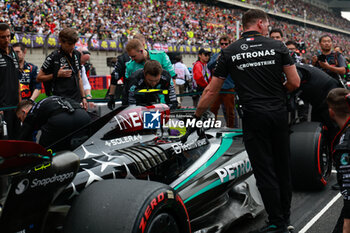21/04/2024 - 44 HAMILTON Lewis (gbr), Mercedes AMG F1 Team W15, action during the Formula 1 Lenovo Chinese Grand Prix 2024, 5th round of the 2024 Formula One World Championship from April 19 to 21, 2024 on the Shanghai International Circuit, in Shanghai, China - F1 - CHINESE GRAND PRIX 2024 - FORMULA 1 - MOTORI