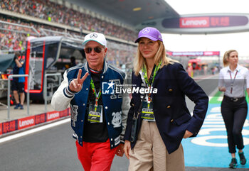 2024-04-21 - HILFIGER Tommy and OCLEPPO Dee during the Formula 1 Lenovo Chinese Grand Prix 2024, 5th round of the 2024 Formula One World Championship from April 19 to 21, 2024 on the Shanghai International Circuit, in Shanghai, China - F1 - CHINESE GRAND PRIX 2024 - FORMULA 1 - MOTORS