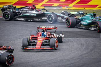 2024-04-21 - 55 SAINZ Carlos (spa), Scuderia Ferrari SF-24, action during the Formula 1 Lenovo Chinese Grand Prix 2024, 5th round of the 2024 Formula One World Championship from April 19 to 21, 2024 on the Shanghai International Circuit, in Shanghai, China - F1 - CHINESE GRAND PRIX 2024 - FORMULA 1 - MOTORS