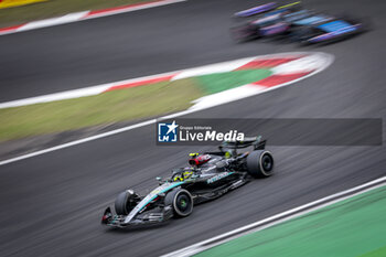 21/04/2024 - 44 HAMILTON Lewis (gbr), Mercedes AMG F1 Team W15, action during the Formula 1 Lenovo Chinese Grand Prix 2024, 5th round of the 2024 Formula One World Championship from April 19 to 21, 2024 on the Shanghai International Circuit, in Shanghai, China - F1 - CHINESE GRAND PRIX 2024 - FORMULA 1 - MOTORI