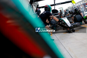 2024-05-02 - Mercedes AMG F1 Team pit stop practice during the Formula 1 Crypto.com Miami Grand Prix 2024, 6th round of the 2024 Formula One World Championship from May 3 to 5, 2024 on the Miami International Autodrome, in Miami, United States of America - F1 - MIAMI GRAND PRIX 2024 - FORMULA 1 - MOTORS