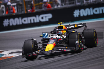 2024-05-04 - 11 PEREZ Sergio (mex), Red Bull Racing RB20, action during the Formula 1 Crypto.com Miami Grand Prix 2024, 6th round of the 2024 Formula One World Championship from May 3 to 5, 2024 on the Miami International Autodrome, in Miami, United States of America - F1 - MIAMI GRAND PRIX 2024 - FORMULA 1 - MOTORS
