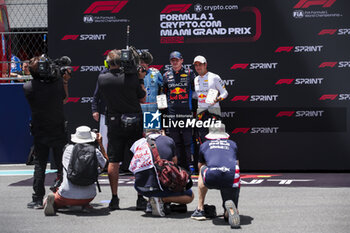 04/05/2024 - VERSTAPPEN Max (ned), Red Bull Racing RB20, PEREZ Sergio (mex), Red Bull Racing RB20, portrait, medal ceremony of the sprint race during the Formula 1 Crypto.com Miami Grand Prix 2024, 6th round of the 2024 Formula One World Championship from May 3 to 5, 2024 on the Miami International Autodrome, in Miami, United States of America - F1 - MIAMI GRAND PRIX 2024 - FORMULA 1 - MOTORI