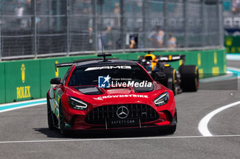 2024-05-04 - safety car Mercedes AMG during the Formula 1 Crypto.com Miami Grand Prix 2024, 6th round of the 2024 Formula One World Championship from May 3 to 5, 2024 on the Miami International Autodrome, in Miami, United States of America - F1 - MIAMI GRAND PRIX 2024 - FORMULA 1 - MOTORS