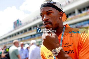 2024-05-04 - Jimmy Butler of Miami Heath during the Formula 1 Crypto.com Miami Grand Prix 2024, 6th round of the 2024 Formula One World Championship from May 3 to 5, 2024 on the Miami International Autodrome, in Miami, United States of America - F1 - MIAMI GRAND PRIX 2024 - FORMULA 1 - MOTORS