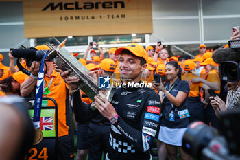 06/05/2024 - NORRIS Lando (gbr), McLaren F1 Team MCL38, portrait first win celebration during the Formula 1 Crypto.com Miami Grand Prix 2024, 6th round of the 2024 Formula One World Championship from May 3 to 5, 2024 on the Miami International Autodrome, in Miami, United States of America - F1 - MIAMI GRAND PRIX 2024 - FORMULA 1 - MOTORI
