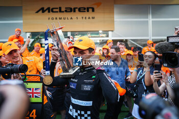 2024-05-06 - NORRIS Lando (gbr), McLaren F1 Team MCL38, portrait first win celebration during the Formula 1 Crypto.com Miami Grand Prix 2024, 6th round of the 2024 Formula One World Championship from May 3 to 5, 2024 on the Miami International Autodrome, in Miami, United States of America - F1 - MIAMI GRAND PRIX 2024 - FORMULA 1 - MOTORS