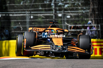 2024-05-17 - Oscar Piastri McLaren Racing Ltd McLaren Formula 1 Team - FORMULA 1 MSC CRUISES GRAN PREMIO DELL'EMILIA-ROMAGNA 2024 - FREE PRACTICE 1 - FORMULA 1 - MOTORS