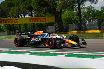 2024-05-17 - Max Verstappen Red Bull Racing Limited Oracle Red Bull Racing - FORMULA 1 MSC CRUISES GRAN PREMIO DELL'EMILIA-ROMAGNA 2024 - FREE PRACTICE 1 - FORMULA 1 - MOTORS