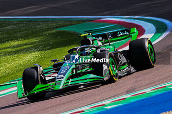 2024-05-17 - Zhou Guanyu Sauber Motorsport AG Stake F1 Team Kick Sauber - FORMULA 1 MSC CRUISES GRAN PREMIO DELL'EMILIA-ROMAGNA 2024 - FREE PRACTICE 1 - FORMULA 1 - MOTORS