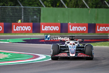 2024-05-17 - Kevin Magnussen Haas Formula LLC MoneyGram Haas Fl Team - FORMULA 1 MSC CRUISES GRAN PREMIO DELL'EMILIA-ROMAGNA 2024 - FREE PRACTICE 1 - FORMULA 1 - MOTORS