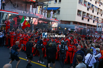 2024-05-26 - Charles Leclerc (MON) - Scuderia Ferrari - Ferrari SF-24 - Ferrari celebrating with team

Race and celebrations of Formula 1 Grand Prix de Monaco 2024 at Monte Carlo (MC), may 23-26 2024 - FORMULA 1 GRAND PRIX DE MONACO - RACE - FORMULA 1 - MOTORS