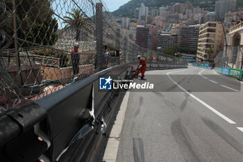 2024-05-26 - signs of accident o Sergio Perez (MEX) - Oracle Red Bull Racing - Red Bull RB20 - Honda RBPT in first lap



during Formula 1 Grand Prix de Monaco 2024 at Monte Carlo (MC), may 23-26 2024 - FORMULA 1 GRAND PRIX DE MONACO - RACE - FORMULA 1 - MOTORS