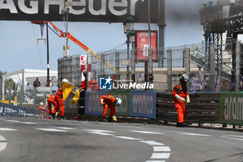 2024-05-26 - Signs and consequence of accident o Sergio Perez (MEX) - Oracle Red Bull Racing - Red Bull RB20 - Honda RBPT during first lap of the race



during Formula 1 Grand Prix de Monaco 2024 at Monte Carlo (MC), may 23-26 2024 - FORMULA 1 GRAND PRIX DE MONACO - RACE - FORMULA 1 - MOTORS