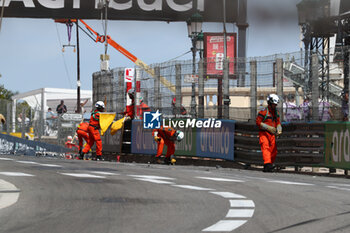 2024-05-26 - Signs and consequence of accident o Sergio Perez (MEX) - Oracle Red Bull Racing - Red Bull RB20 - Honda RBPT during first lap of the race



during Formula 1 Grand Prix de Monaco 2024 at Monte Carlo (MC), may 23-26 2024 - FORMULA 1 GRAND PRIX DE MONACO - RACE - FORMULA 1 - MOTORS