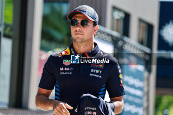 2024-05-17 - Sergio Perez (MEX) - Oracle Red Bull Racing - Red Bull RB20 - Honda RBPT - FORMULA 1 MSC CRUISES GRAN PREMIO DELL'EMILIA-ROMAGNA 2024 - FREE PRACTICE 1 AND 2 - FORMULA 1 - MOTORS