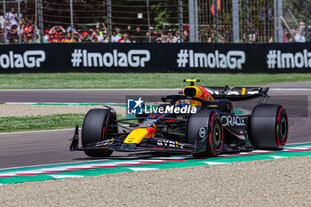 2024-05-17 - Sergio Perez (MEX) - Oracle Red Bull Racing - Red Bull RB20 - Honda RBPT

during FORMULA 1 MSC CRUISES GRAN PREMIO DEL MADE IN ITALY E DELL'EMILIA-ROMAGNA 2 Autodromo Enzo e Dino Ferrari, Imola (BO) Italy - FORMULA 1 MSC CRUISES GRAN PREMIO DELL'EMILIA-ROMAGNA 2024 - FREE PRACTICE 1 AND 2 - FORMULA 1 - MOTORS