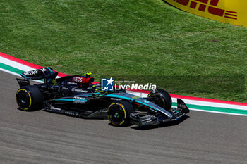 2024-05-17 - Lewis Hamilton (GBR) - Mercedes-AMG PETRONAS F1 Team - Mercedes W15 - Mercedes E Performance - FORMULA 1 MSC CRUISES GRAN PREMIO DELL'EMILIA-ROMAGNA 2024 - FREE PRACTICE 1 AND 2 - FORMULA 1 - MOTORS