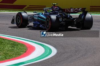 2024-05-17 - Lewis Hamilton (GBR) - Mercedes-AMG PETRONAS F1 Team - Mercedes W15 - Mercedes E Performance - FORMULA 1 MSC CRUISES GRAN PREMIO DELL'EMILIA-ROMAGNA 2024 - FREE PRACTICE 1 AND 2 - FORMULA 1 - MOTORS