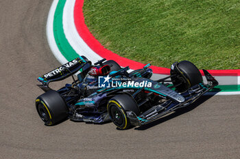 2024-05-17 - George Russell (GBR) - Mercedes-AMG PETRONAS F1 Team - Mercedes W15 - Mercedes E Performance - FORMULA 1 MSC CRUISES GRAN PREMIO DELL'EMILIA-ROMAGNA 2024 - FREE PRACTICE 1 AND 2 - FORMULA 1 - MOTORS