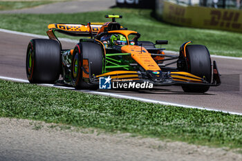 2024-05-17 - Lando Norris (GBR) - McLaren Formula 1 Team - McLaren MCL38 - Mercedes - FORMULA 1 MSC CRUISES GRAN PREMIO DELL'EMILIA-ROMAGNA 2024 - FREE PRACTICE 1 AND 2 - FORMULA 1 - MOTORS