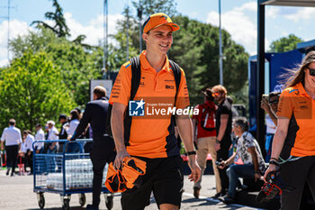 2024-05-17 - Oscar Piastri (AUS) - McLaren Formula 1 Team - McLaren MCL38 - Mercedes - FORMULA 1 MSC CRUISES GRAN PREMIO DELL'EMILIA-ROMAGNA 2024 - FREE PRACTICE 1 AND 2 - FORMULA 1 - MOTORS