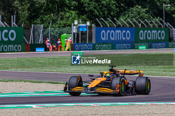 2024-05-17 - Oscar Piastri (AUS) - McLaren Formula 1 Team - McLaren MCL38 - Mercedes
 

during FORMULA 1 MSC CRUISES GRAN PREMIO DEL MADE IN ITALY E DELL'EMILIA-ROMAGNA 2 Autodromo Enzo e Dino Ferrari, Imola (BO) Italy - FORMULA 1 MSC CRUISES GRAN PREMIO DELL'EMILIA-ROMAGNA 2024 - FREE PRACTICE 1 AND 2 - FORMULA 1 - MOTORS