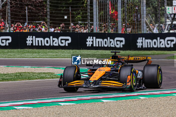 2024-05-17 - Oscar Piastri (AUS) - McLaren Formula 1 Team - McLaren MCL38 - Mercedes
 

during FORMULA 1 MSC CRUISES GRAN PREMIO DEL MADE IN ITALY E DELL'EMILIA-ROMAGNA 2 Autodromo Enzo e Dino Ferrari, Imola (BO) Italy - FORMULA 1 MSC CRUISES GRAN PREMIO DELL'EMILIA-ROMAGNA 2024 - FREE PRACTICE 1 AND 2 - FORMULA 1 - MOTORS