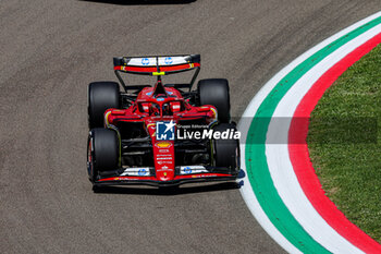 2024-05-17 - Carlos Sainz Jr. (ESP) - Scuderia Ferrari - Ferrari SF-24 - Ferrari - FORMULA 1 MSC CRUISES GRAN PREMIO DELL'EMILIA-ROMAGNA 2024 - FREE PRACTICE 1 AND 2 - FORMULA 1 - MOTORS