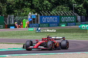 2024-05-17 - Carlos Sainz Jr. (ESP) - Scuderia Ferrari - Ferrari SF-24 - Ferrari

during FORMULA 1 MSC CRUISES GRAN PREMIO DEL MADE IN ITALY E DELL'EMILIA-ROMAGNA 2 Autodromo Enzo e Dino Ferrari, Imola (BO) Italy - FORMULA 1 MSC CRUISES GRAN PREMIO DELL'EMILIA-ROMAGNA 2024 - FREE PRACTICE 1 AND 2 - FORMULA 1 - MOTORS