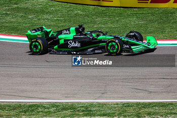 2024-05-17 - Valtteri Bottas (FIN) - Stake F1 Team Kick Sauber - Sauber C44 - Ferrari - FORMULA 1 MSC CRUISES GRAN PREMIO DELL'EMILIA-ROMAGNA 2024 - FREE PRACTICE 1 AND 2 - FORMULA 1 - MOTORS