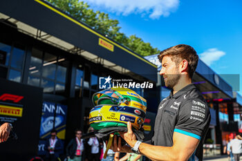 2024-05-17 - Pierre Gasly (FRA) - Alpine F1 Team - Alpine A524 - Renault tribute helmet 