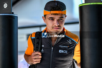 2024-05-18 - Lando Norris McLaren Racing Ltd McLaren Formula 1 Team portrait enters the paddock of Autodromo Internazionale Enzo e Dino Ferrari - FORMULA 1 MSC CRUISES GRAN PREMIO DELL'EMILIA-ROMAGNA 2024 - PADDOCK AND DRIVERS - FORMULA 1 - MOTORS