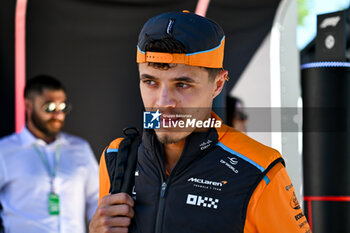 2024-05-18 - Lando Norris McLaren Racing Ltd McLaren Formula 1 Team portrait enters the paddock of Autodromo Internazionale Enzo e Dino Ferrari - FORMULA 1 MSC CRUISES GRAN PREMIO DELL'EMILIA-ROMAGNA 2024 - PADDOCK AND DRIVERS - FORMULA 1 - MOTORS