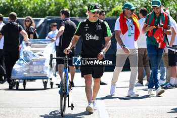 2024-05-18 - Valtteri Bottas Sauber Motorsport AG Stake F1 Team Kick Sauber portrait enters the paddock of Autodromo Internazionale Enzo e Dino Ferrari - FORMULA 1 MSC CRUISES GRAN PREMIO DELL'EMILIA-ROMAGNA 2024 - PADDOCK AND DRIVERS - FORMULA 1 - MOTORS