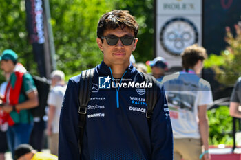 2024-05-18 - Alexander Albon Williams Grand Prix Engineering Limited Williams Racing portrait enters the paddock of Autodromo Internazionale Enzo e Dino Ferrari - FORMULA 1 MSC CRUISES GRAN PREMIO DELL'EMILIA-ROMAGNA 2024 - PADDOCK AND DRIVERS - FORMULA 1 - MOTORS