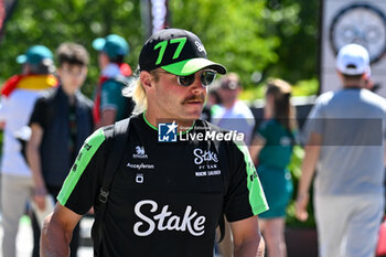 2024-05-18 - Valtteri Bottas Sauber Motorsport AG Stake F1 Team Kick Sauber portrait enters the paddock of Autodromo Internazionale Enzo e Dino Ferrari - FORMULA 1 MSC CRUISES GRAN PREMIO DELL'EMILIA-ROMAGNA 2024 - PADDOCK AND DRIVERS - FORMULA 1 - MOTORS